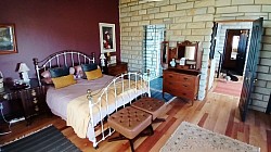 Main Ensuite Bedroom